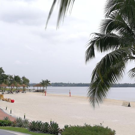 Danga Bay Johor Bahru Hotel Buitenkant foto